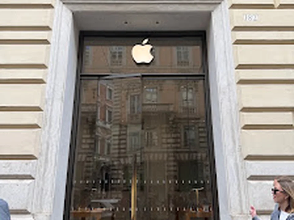 Apple Via del Corso