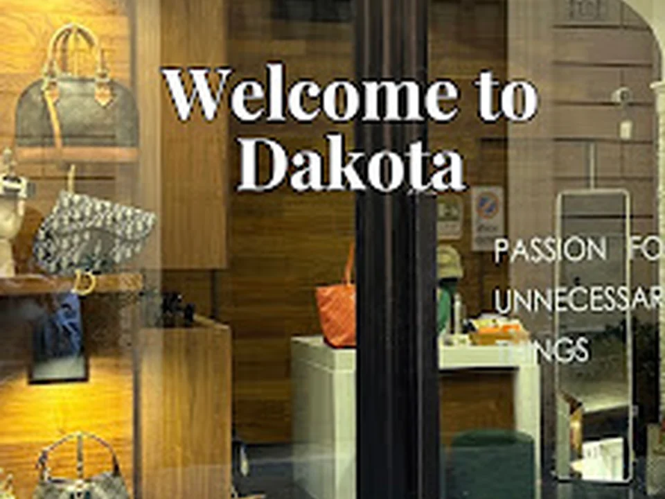 Dakota Luxury Vintage & Secondhand Shop