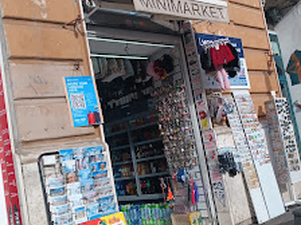 Mini Market🍻MM ROMA STORE & LUGGAGE STORAGE