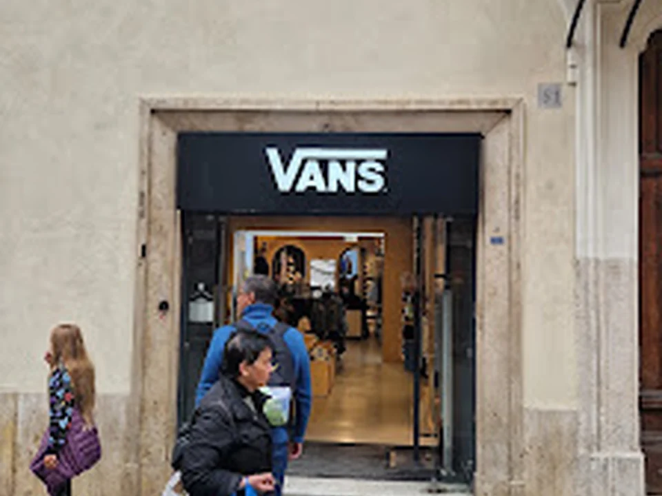 VANS Store Rome Via Del Corso