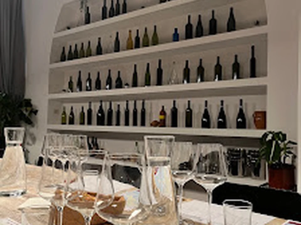 VinoRoma Wine Studio & Tasting Room