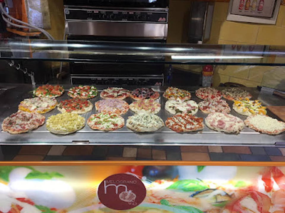 Melograno - Gelato, Pizza e Caffè a Fontana di Trevi, Rome