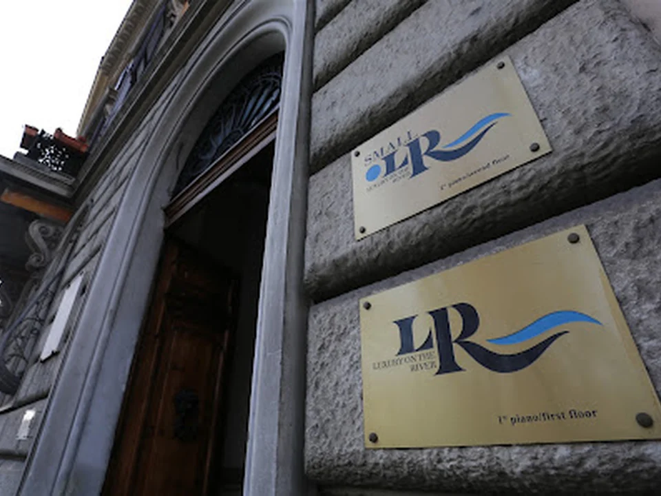 Luxury On The River, Rome