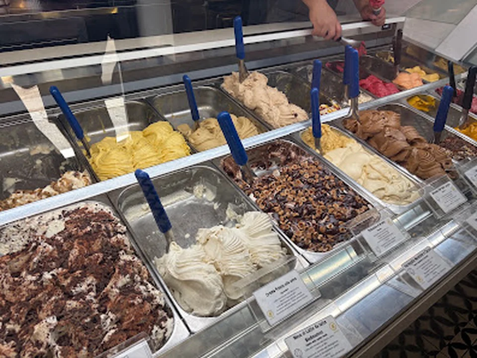 Neve di latte, Rome