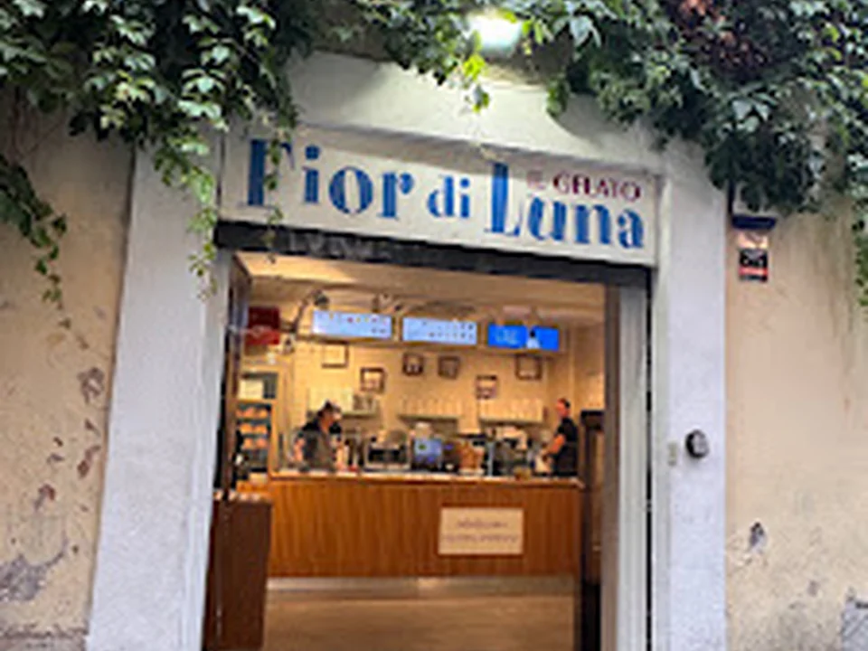 Fiordiluna, Rome