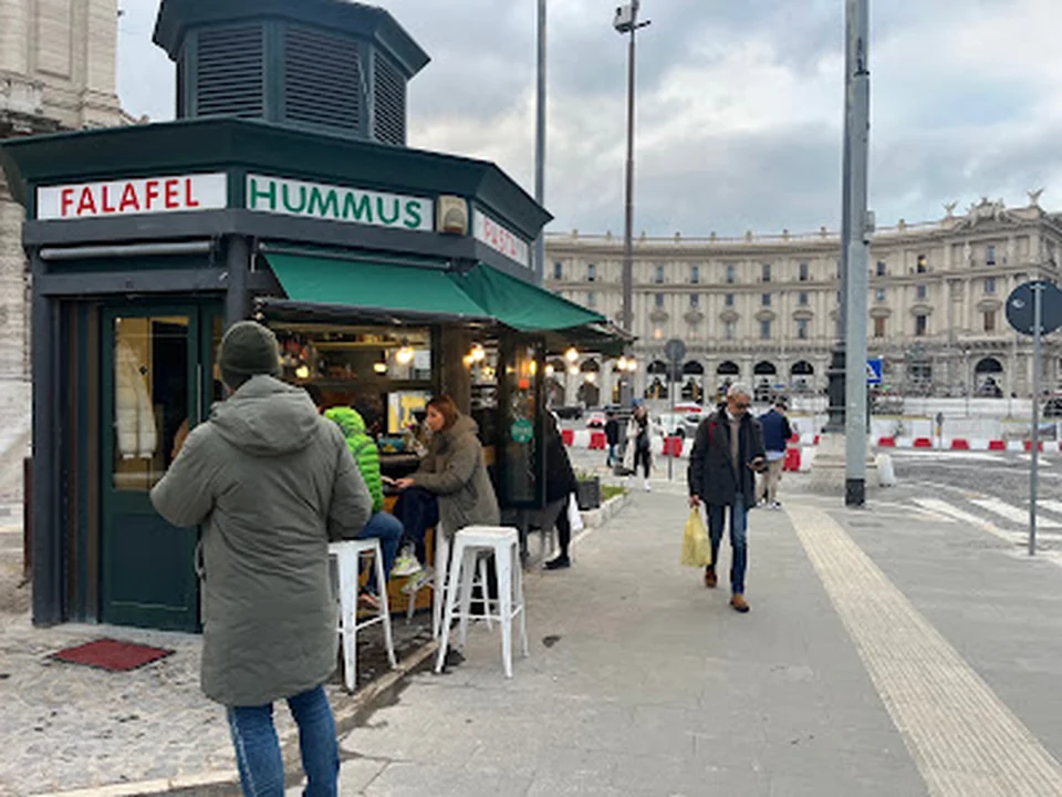 Hummustown Kiosk, Rome