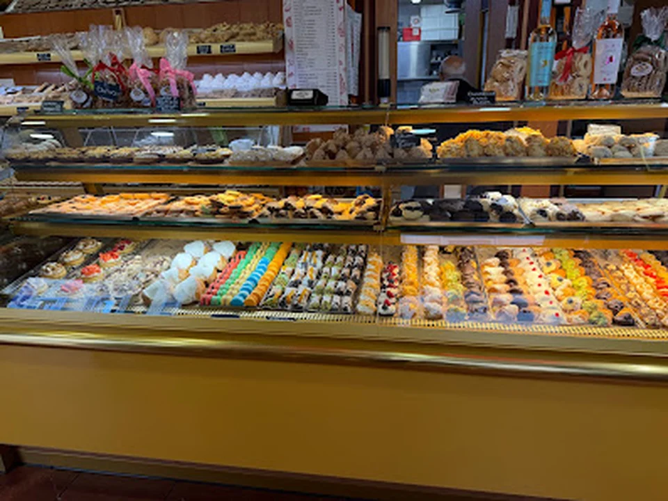 Zucchero e Farina, Rome
