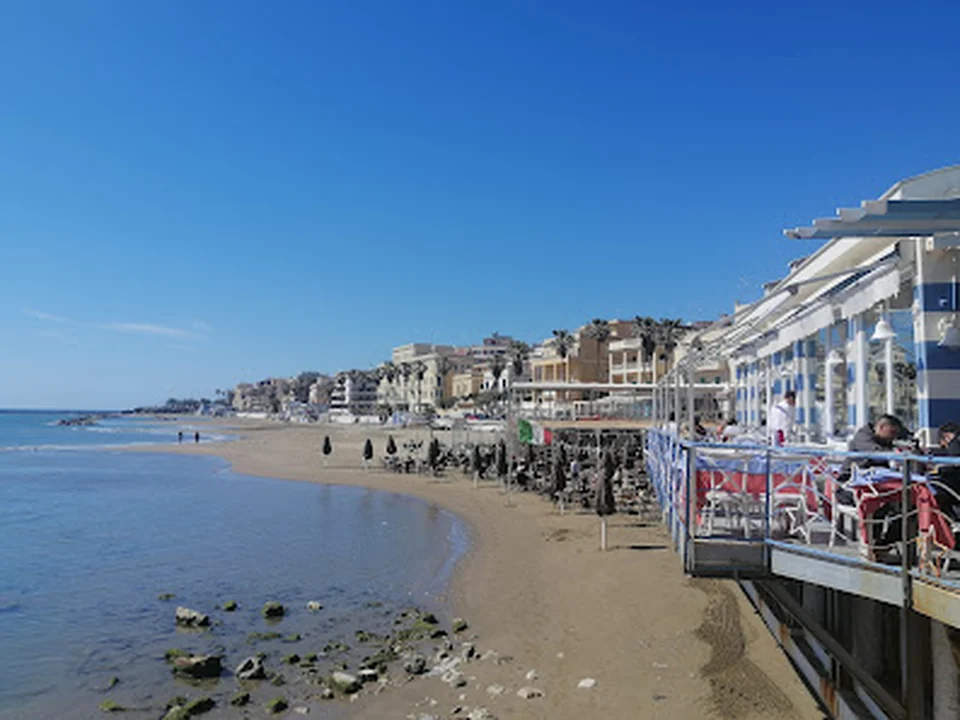Spiaggia libera di Anzio, Rome