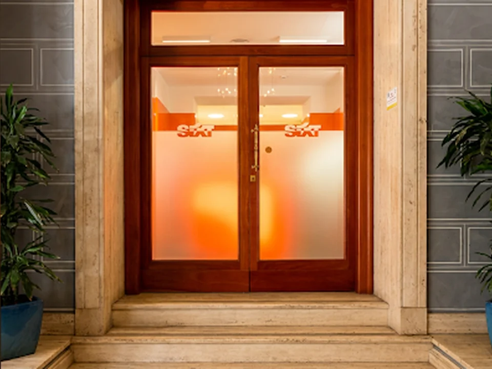 Sixt Noleggio Auto e Noleggio Furgoni Roma Via Veneto / Marriott Hotel, Rome